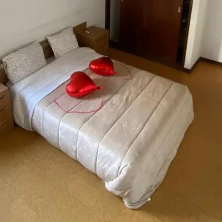 La Vie Rose Double Avec Salle De Bain Commune דירה *